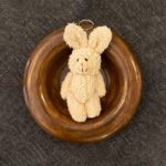 A1001 - Tavşan Büyük Boy Tüylü Peluş Anahtarlık (15cm)